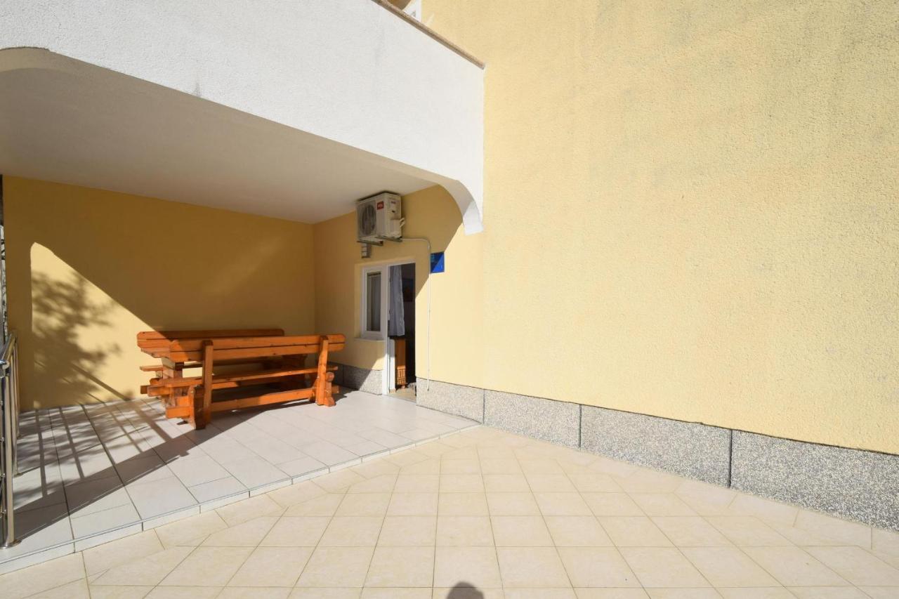 קרק Apartments Buturajac מראה חיצוני תמונה
