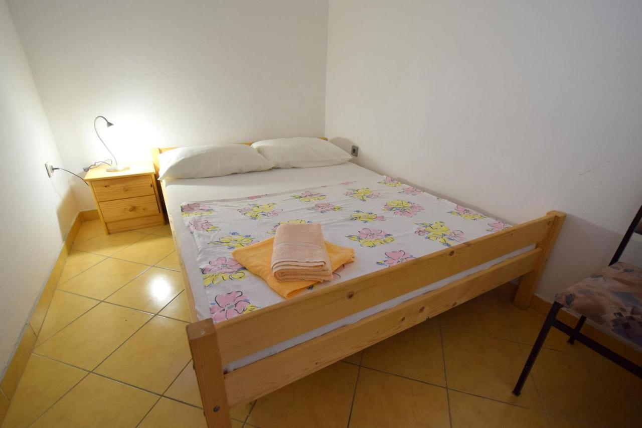 קרק Apartments Buturajac מראה חיצוני תמונה